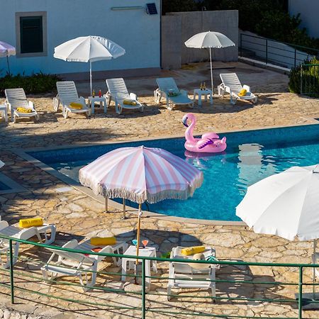 Apartment Milna - With Swimming Pool & Amazing Seaviews, Above Bijaka Beach Exterior photo